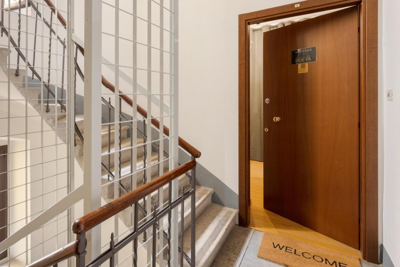 Suite Foscolo, In Piazza A Trieste Luaran gambar