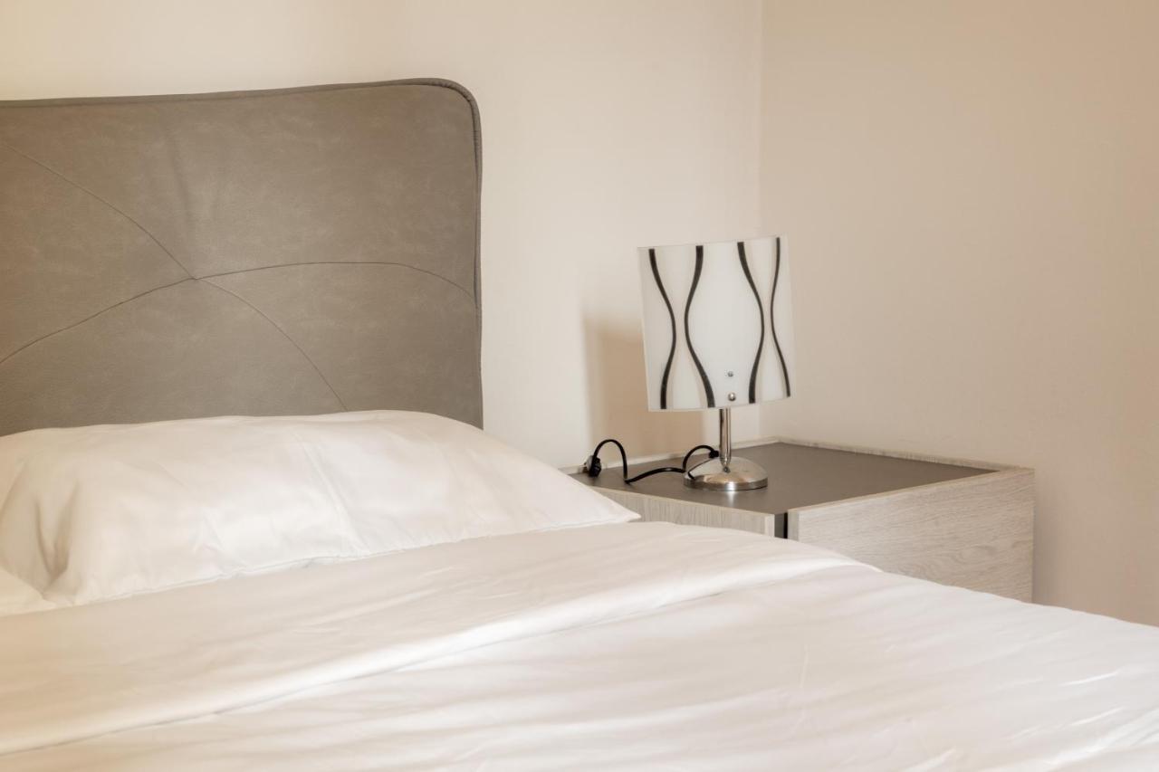 Suite Foscolo, In Piazza A Trieste Luaran gambar